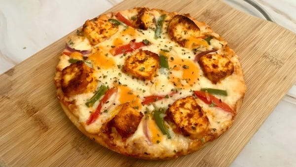 Karahi Paneer Pizza