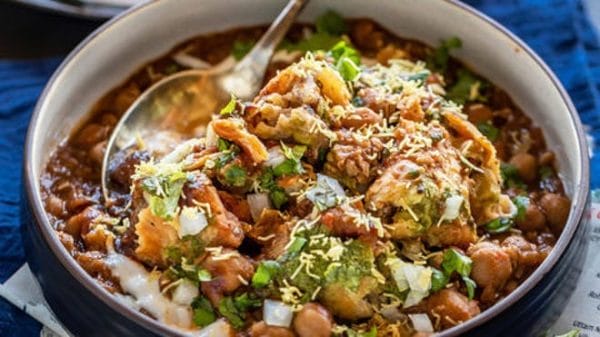 Samosa chaat